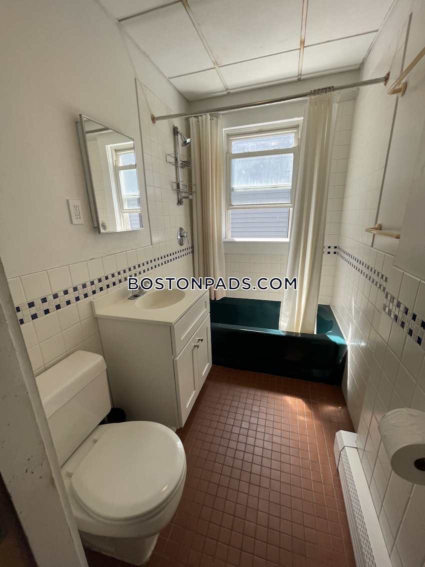 CAMBRIDGE - HARVARD SQUARE - 4 Beds, 1 Bath - Image 37