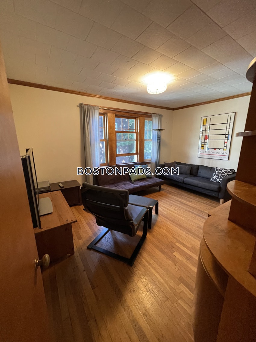 CAMBRIDGE - HARVARD SQUARE - 4 Beds, 1 Bath - Image 36