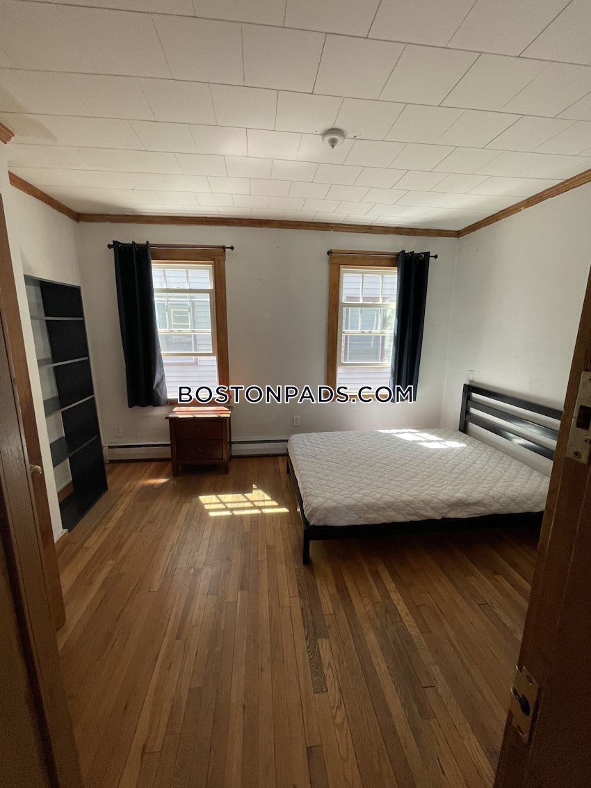 CAMBRIDGE - HARVARD SQUARE - 4 Beds, 1 Bath - Image 19