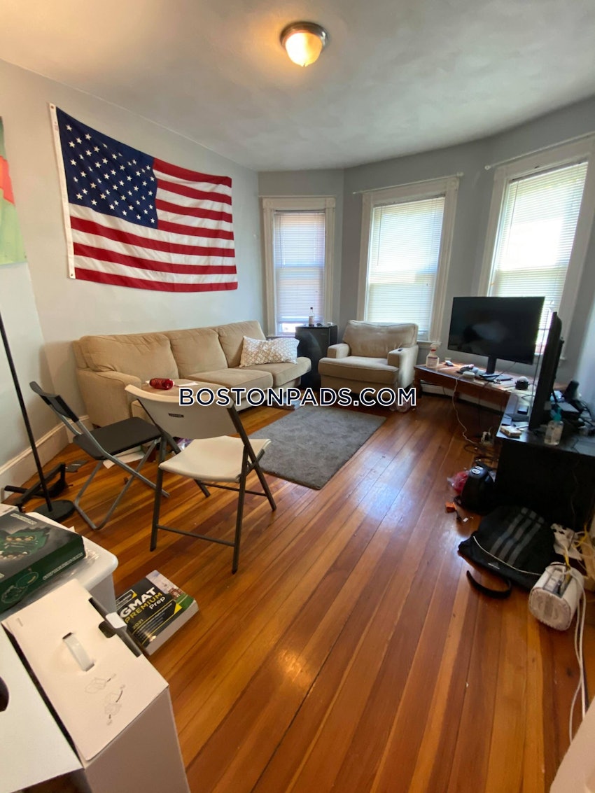 BOSTON - MISSION HILL - 4 Beds, 1 Bath - Image 13