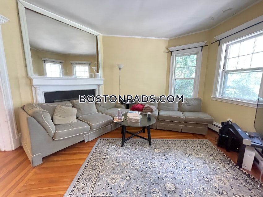 BROOKLINE- BOSTON UNIVERSITY - 4 Beds, 2 Baths - Image 13