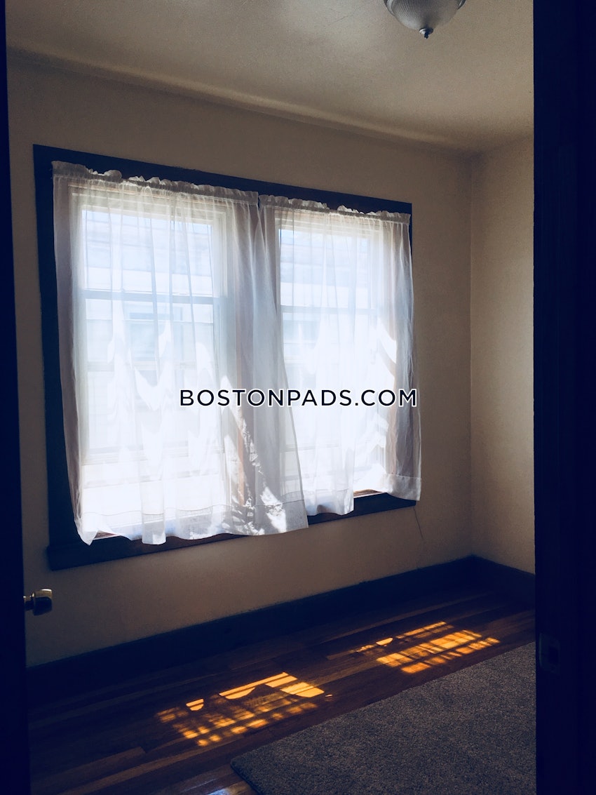 BOSTON - ROSLINDALE - 2 Beds, 1 Bath - Image 7