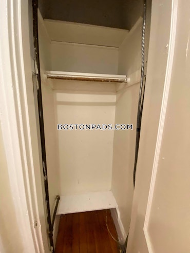 Boston - 0 Beds, 1 Baths