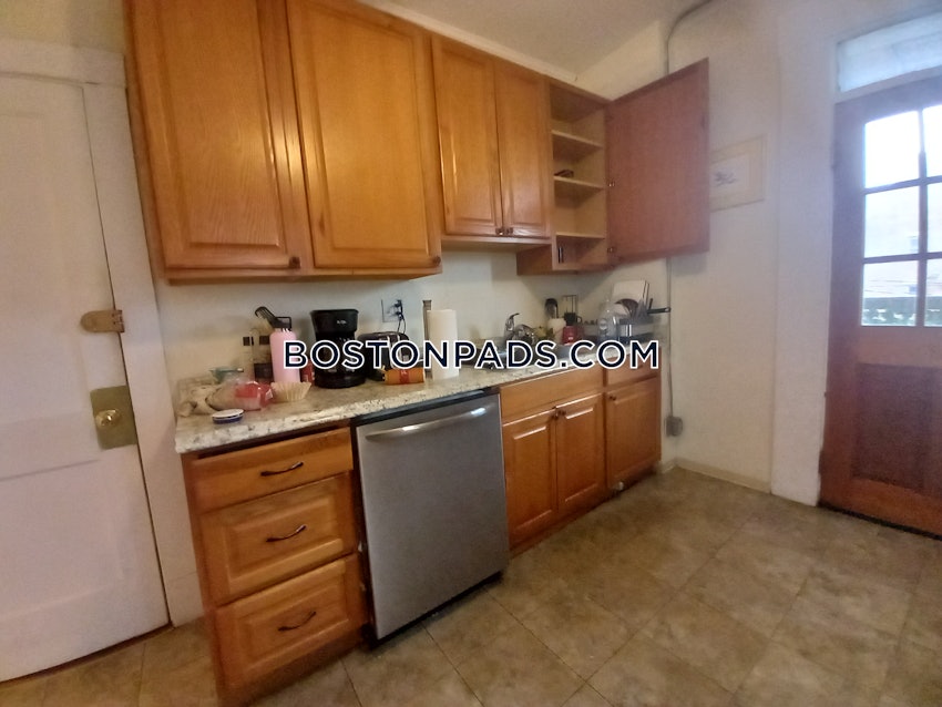 BOSTON - ALLSTON - 4 Beds, 1 Bath - Image 4