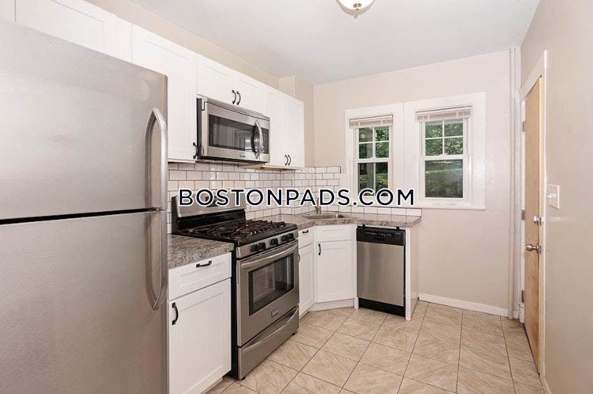 BOSTON - HYDE PARK - 3 Beds, 1 Bath - Image 4