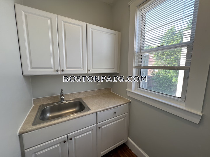 chelsea-apartment-for-rent-3-bedrooms-1-bath-2970-6126364 