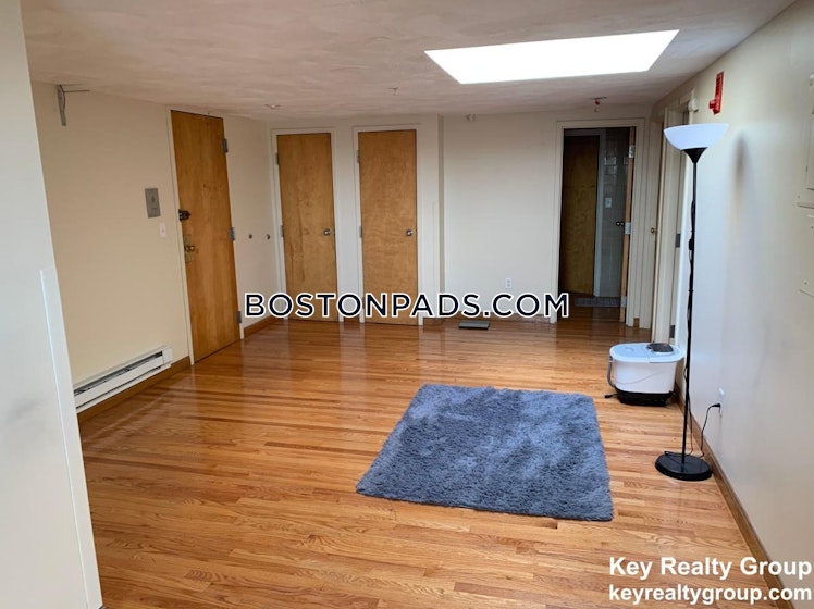 commonwealth Ave., Boston