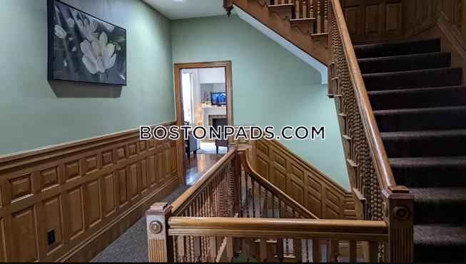 Boston - $5,050+ /mo