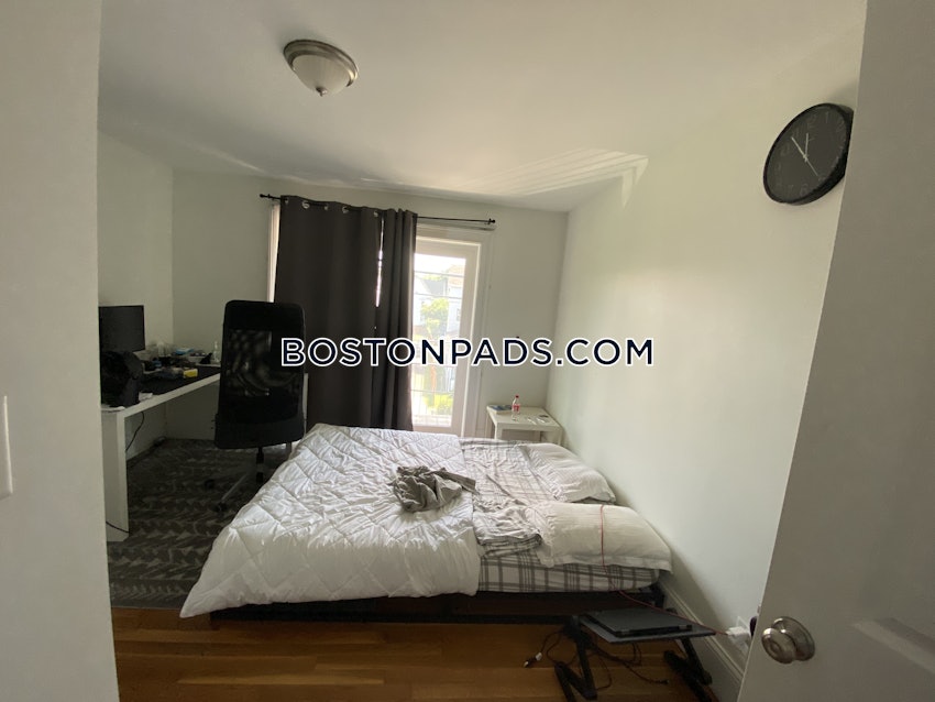 MALDEN - 3 Beds, 2 Baths - Image 18