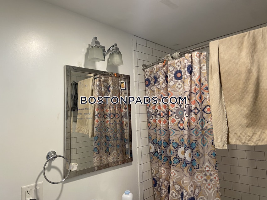 MALDEN - 3 Beds, 2 Baths - Image 17