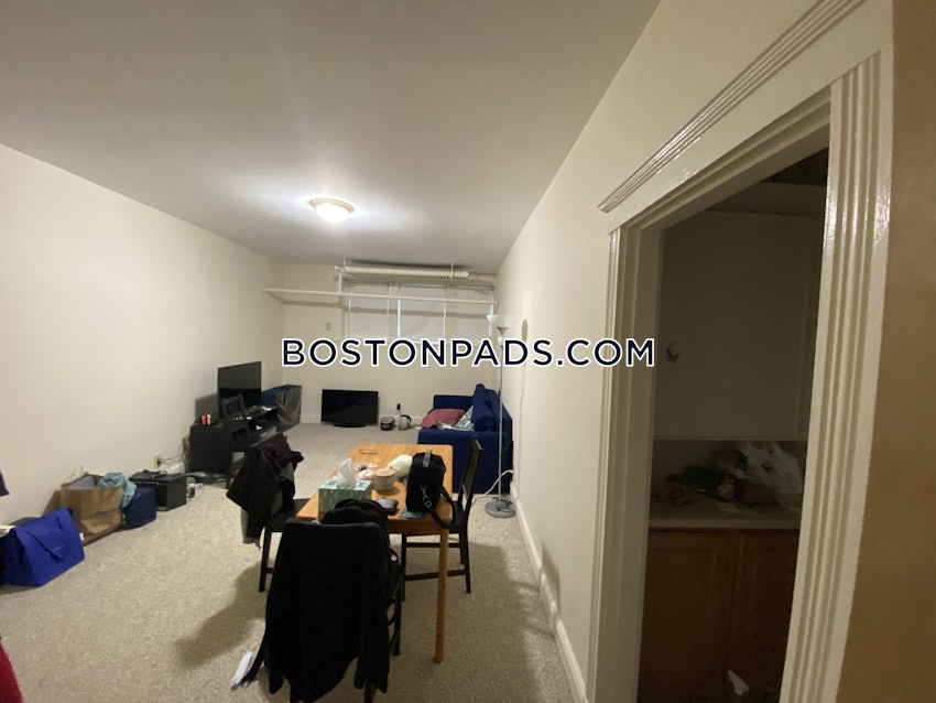 BROOKLINE- COOLIDGE CORNER - 2 Beds, 1 Bath - Image 10