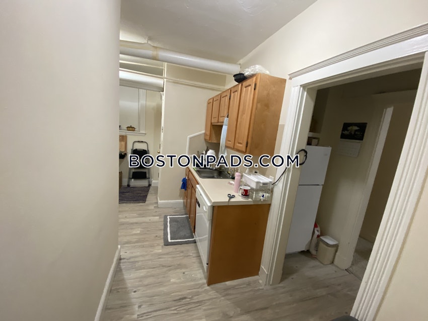 BROOKLINE- COOLIDGE CORNER - 2 Beds, 1 Bath - Image 6