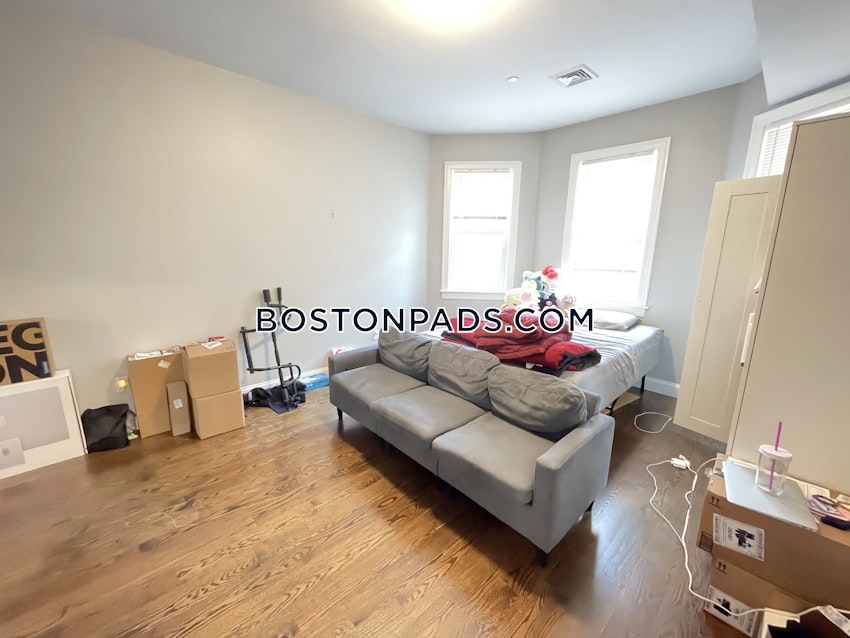 BOSTON - ALLSTON - 4 Beds, 3 Baths - Image 8