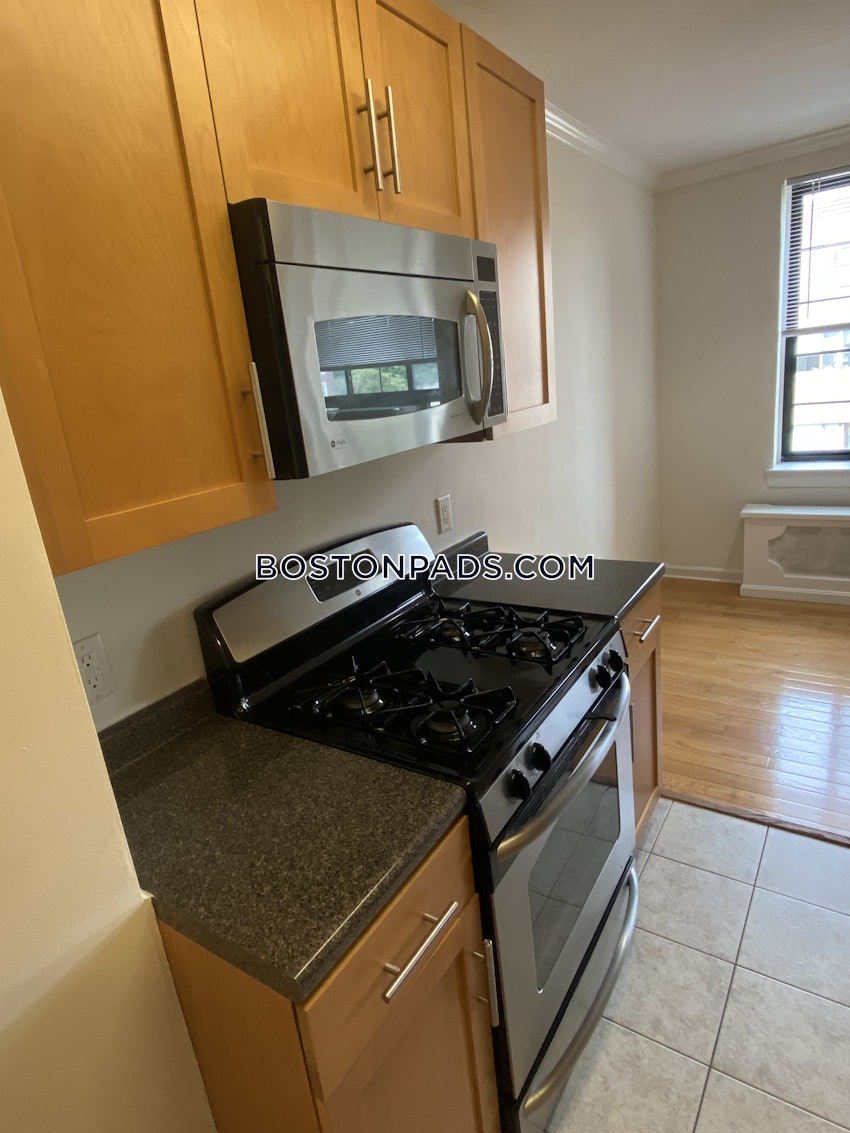 CAMBRIDGE - HARVARD SQUARE - 1 Bed, 1 Bath - Image 9