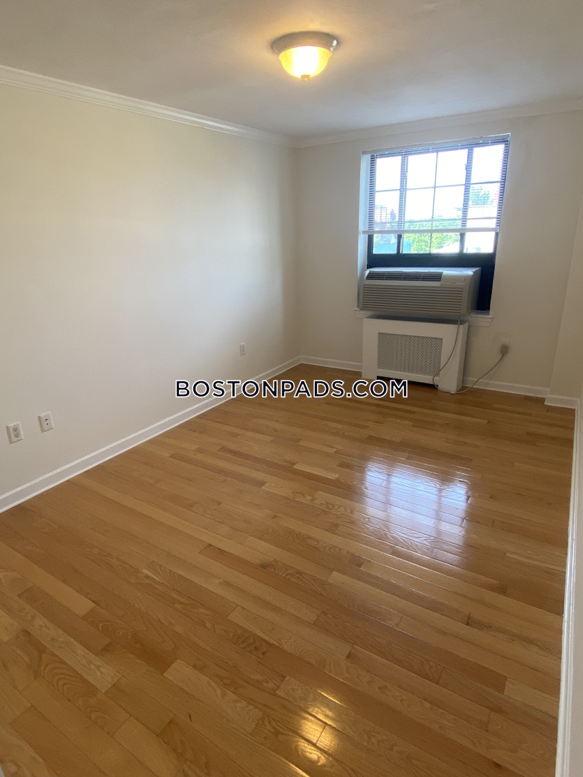 CAMBRIDGE - HARVARD SQUARE - 1 Bed, 1 Bath - Image 2