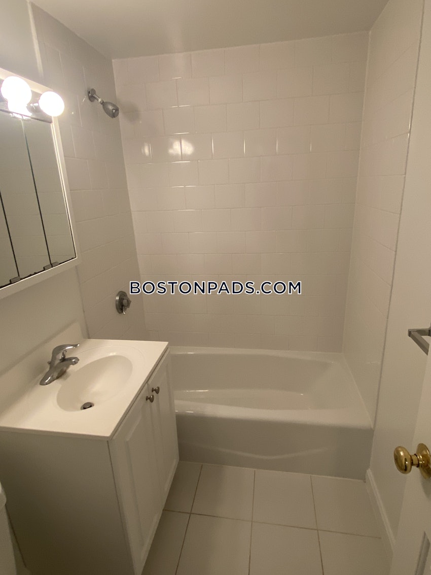 CAMBRIDGE - HARVARD SQUARE - 1 Bed, 1 Bath - Image 10