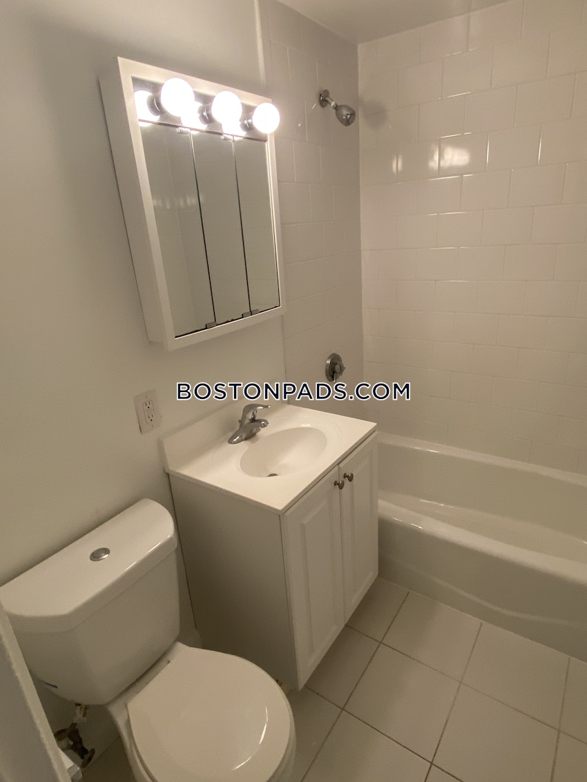 CAMBRIDGE - HARVARD SQUARE - 1 Bed, 1 Bath - Image 6