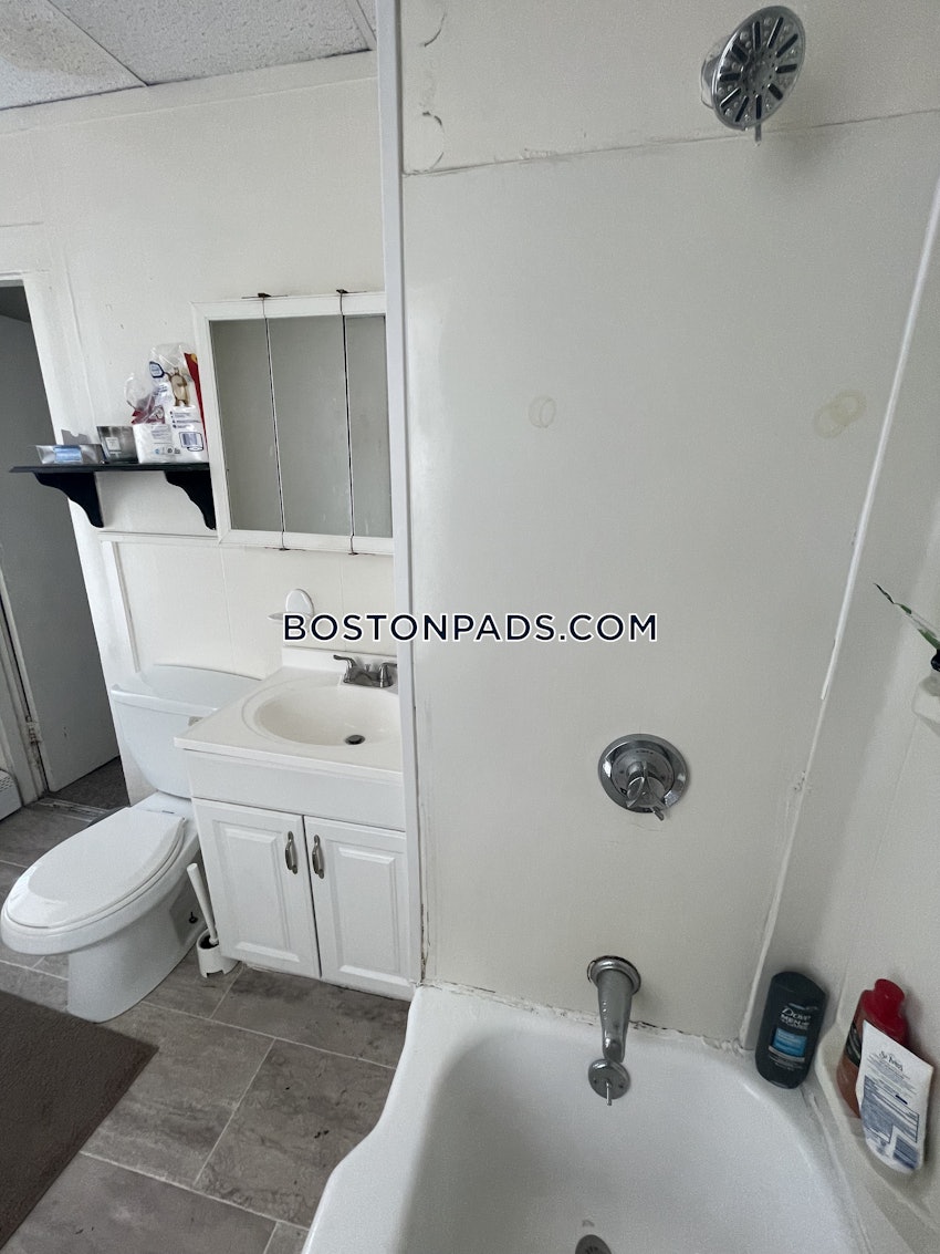 BOSTON - SOUTH BOSTON - ANDREW SQUARE - 3 Beds, 1 Bath - Image 22