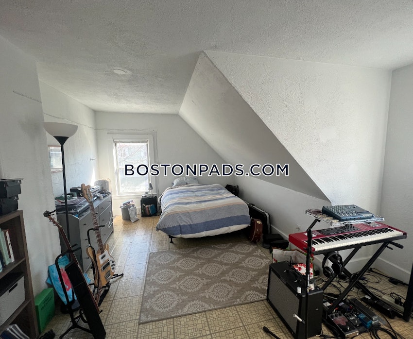 BOSTON - ALLSTON - 6 Beds, 2.5 Baths - Image 7