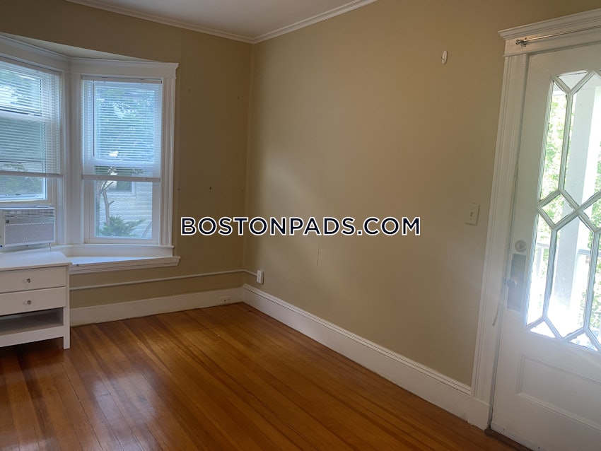 SOMERVILLE - TUFTS - 3 Beds, 1 Bath - Image 23