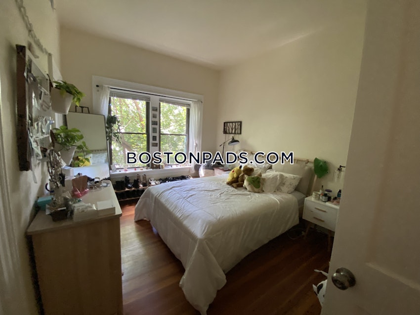 BROOKLINE- COOLIDGE CORNER - 2 Beds, 1 Bath - Image 16