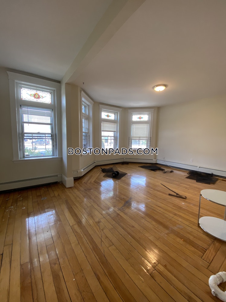 commonwealth Ave., Boston