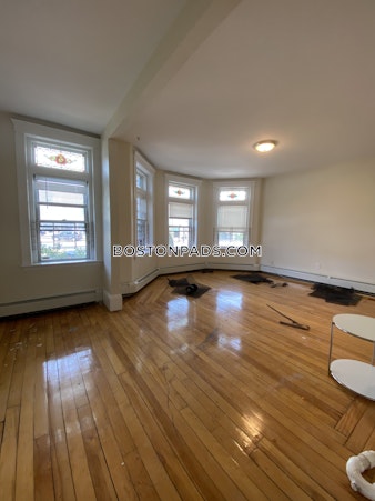 Commonwealth Ave. Boston