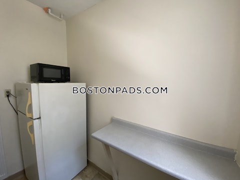 Commonwealth Ave. Brookline photo 14