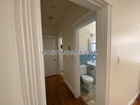 Commonwealth Ave. Brookline photo 10