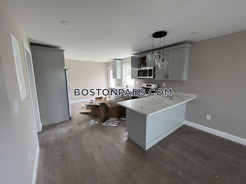 REVERE - 3 Beds, 1 Bath - Image 18