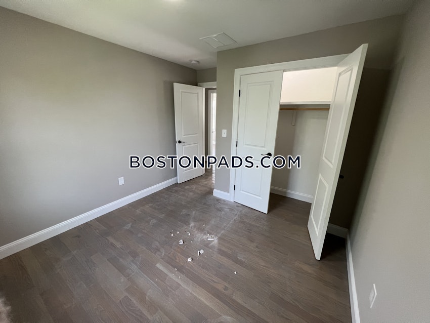 REVERE - 3 Beds, 1 Bath - Image 12