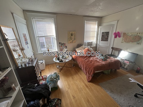 Barrows St Boston photo 5