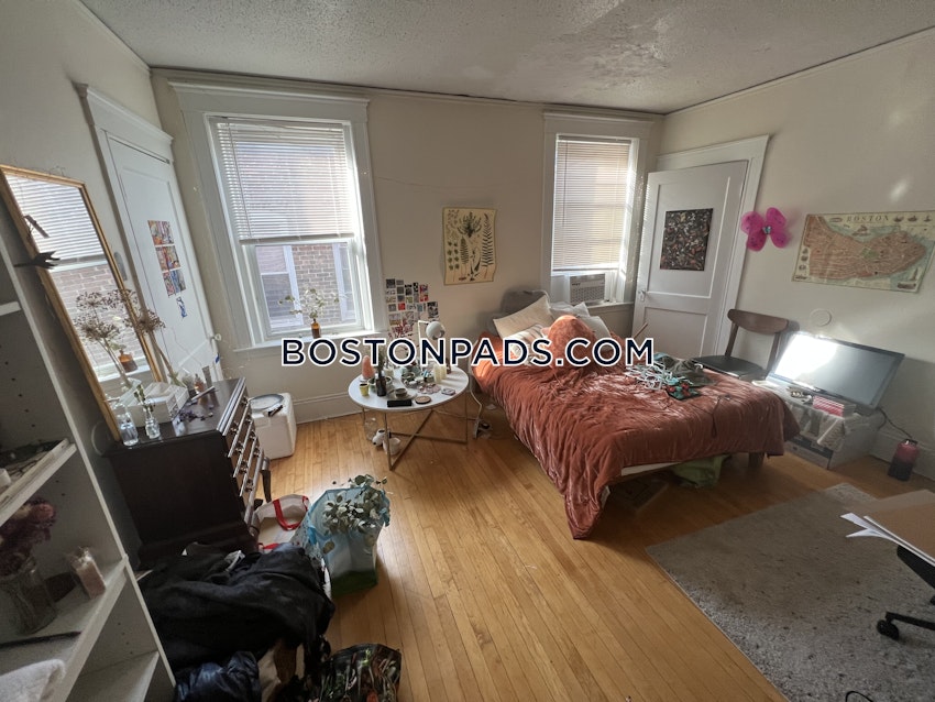 BOSTON - ALLSTON - 4 Beds, 2 Baths - Image 5