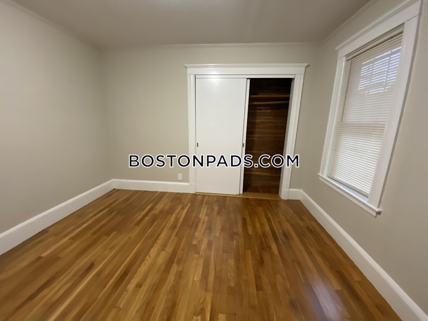 BOSTON - HYDE PARK - 3 Beds, 1 Bath - Image 41