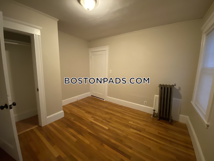 BOSTON - HYDE PARK - 3 Beds, 1 Bath - Image 24