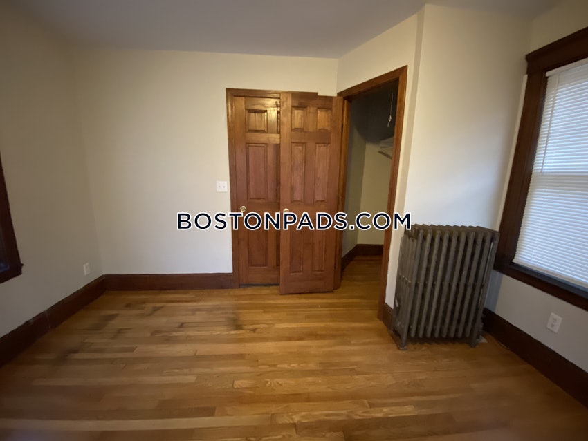 BOSTON - HYDE PARK - 3 Beds, 1 Bath - Image 19