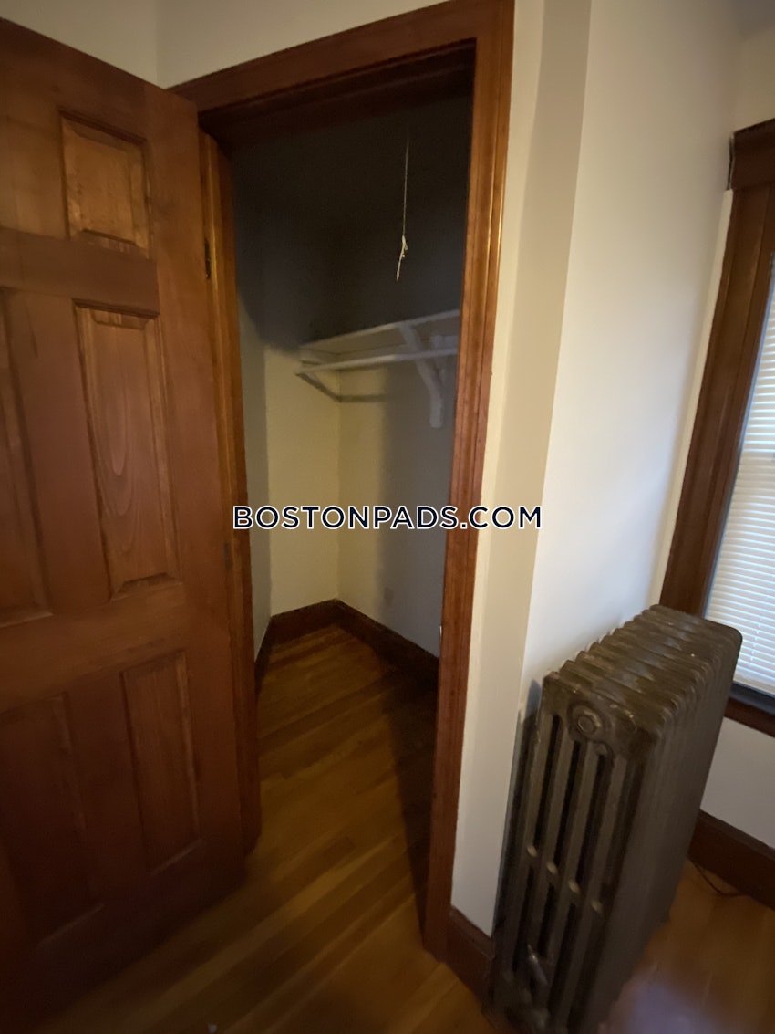 BOSTON - HYDE PARK - 3 Beds, 1 Bath - Image 16