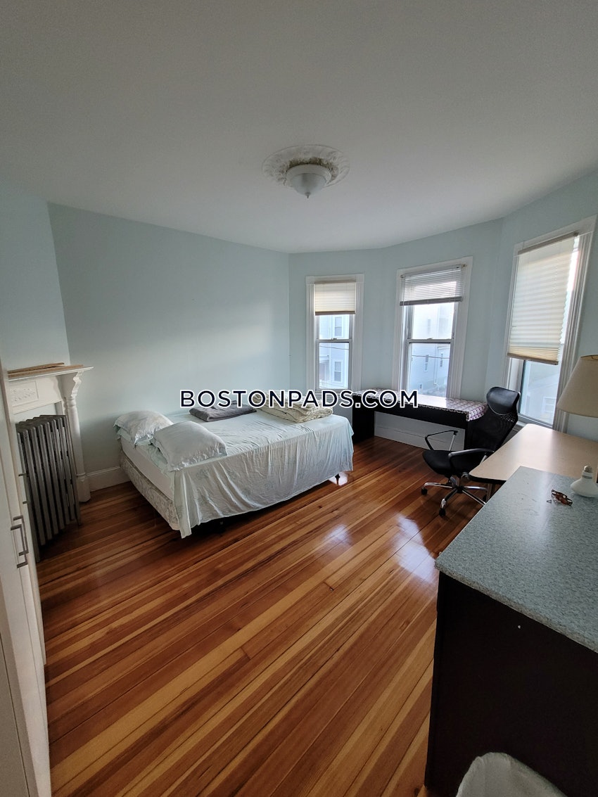 BOSTON - DORCHESTER/SOUTH BOSTON BORDER - 5 Beds, 1.5 Baths - Image 28