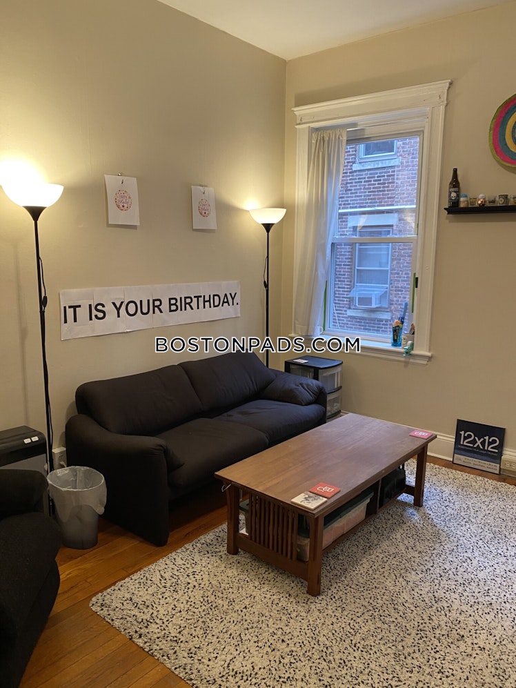 Commonwealth Ave., Boston