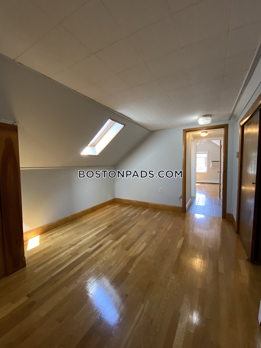 SOMERVILLE - TUFTS - 4 Beds, 2 Baths - Image 4