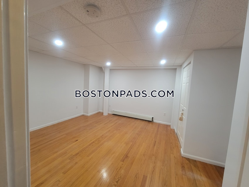 BOSTON - NORTH END - 3 Beds, 2 Baths - Image 16