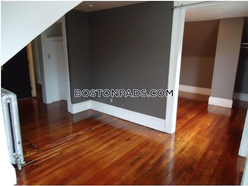 QUINCY - NORTH QUINCY - 4 Beds, 2 Baths - Image 7