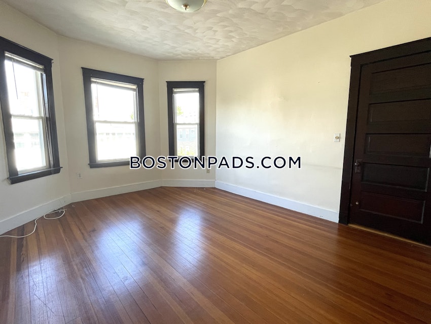 WATERTOWN - 3 Beds, 2 Baths - Image 7