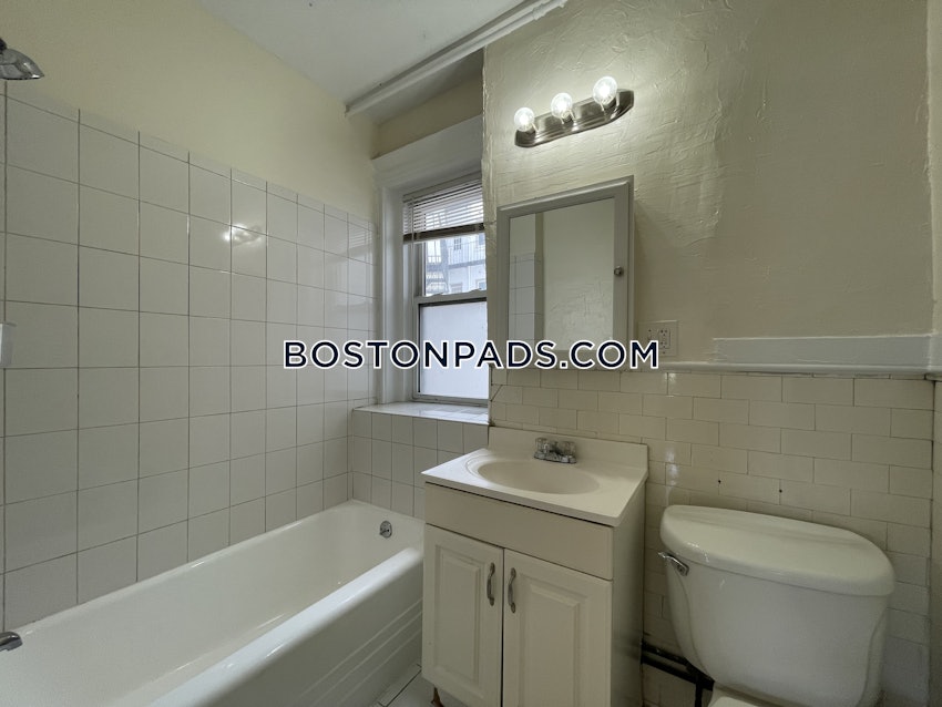 BOSTON - FENWAY/KENMORE - 3 Beds, 1 Bath - Image 5