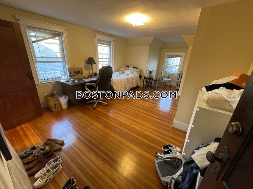 BOSTON - ALLSTON - 3 Beds, 2 Baths - Image 17