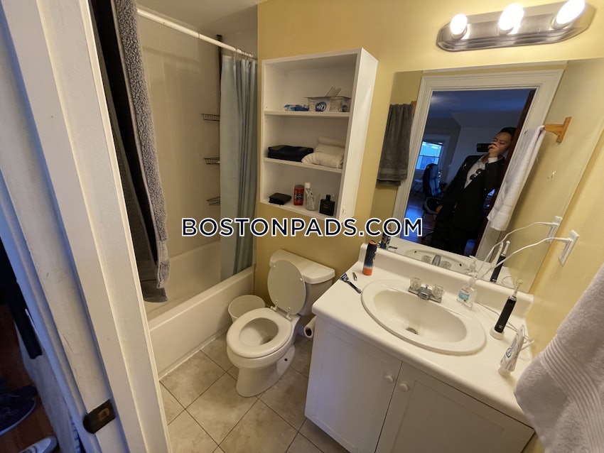 BOSTON - ALLSTON - 3 Beds, 2 Baths - Image 18