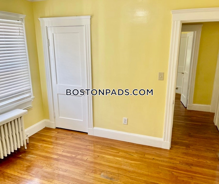 BOSTON - WEST ROXBURY - 3 Beds, 1 Bath - Image 3