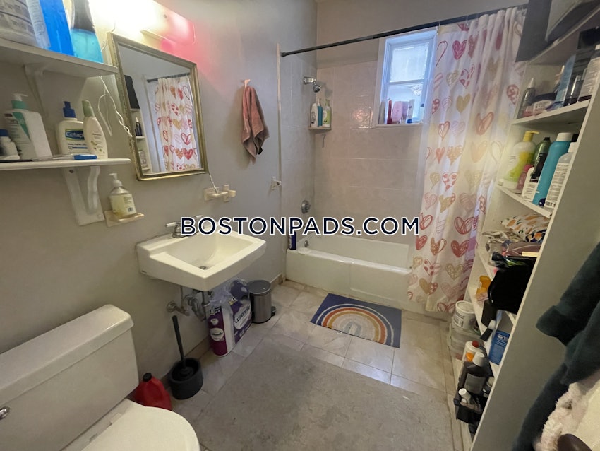 BOSTON - BRIGHTON - OAK SQUARE - 4 Beds, 1 Bath - Image 9