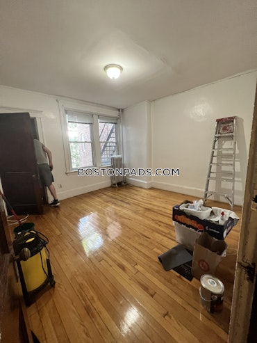 Boston - 3 Beds, 1 Baths