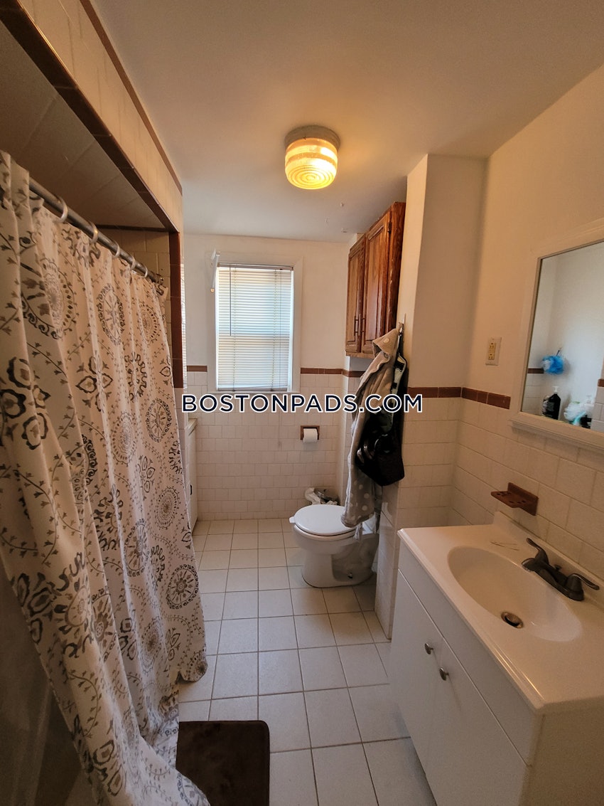 CAMBRIDGE - LECHMERE - 3 Beds, 1 Bath - Image 24